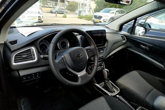 סוזוקי S-CROSS GLX