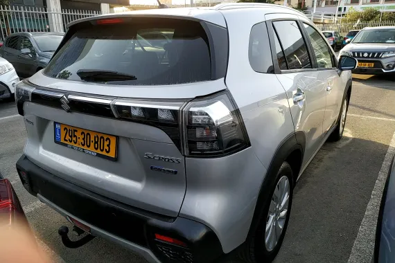 סוזוקי S-CROSS GLX