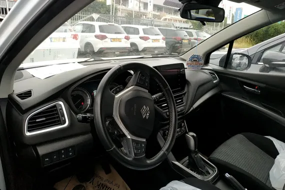 סוזוקי S-CROSS GLX