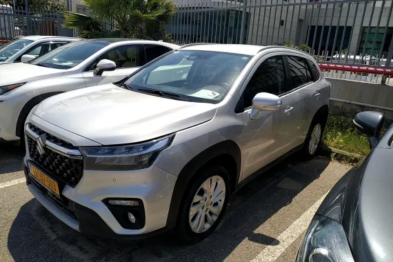 סוזוקי S-CROSS GLX